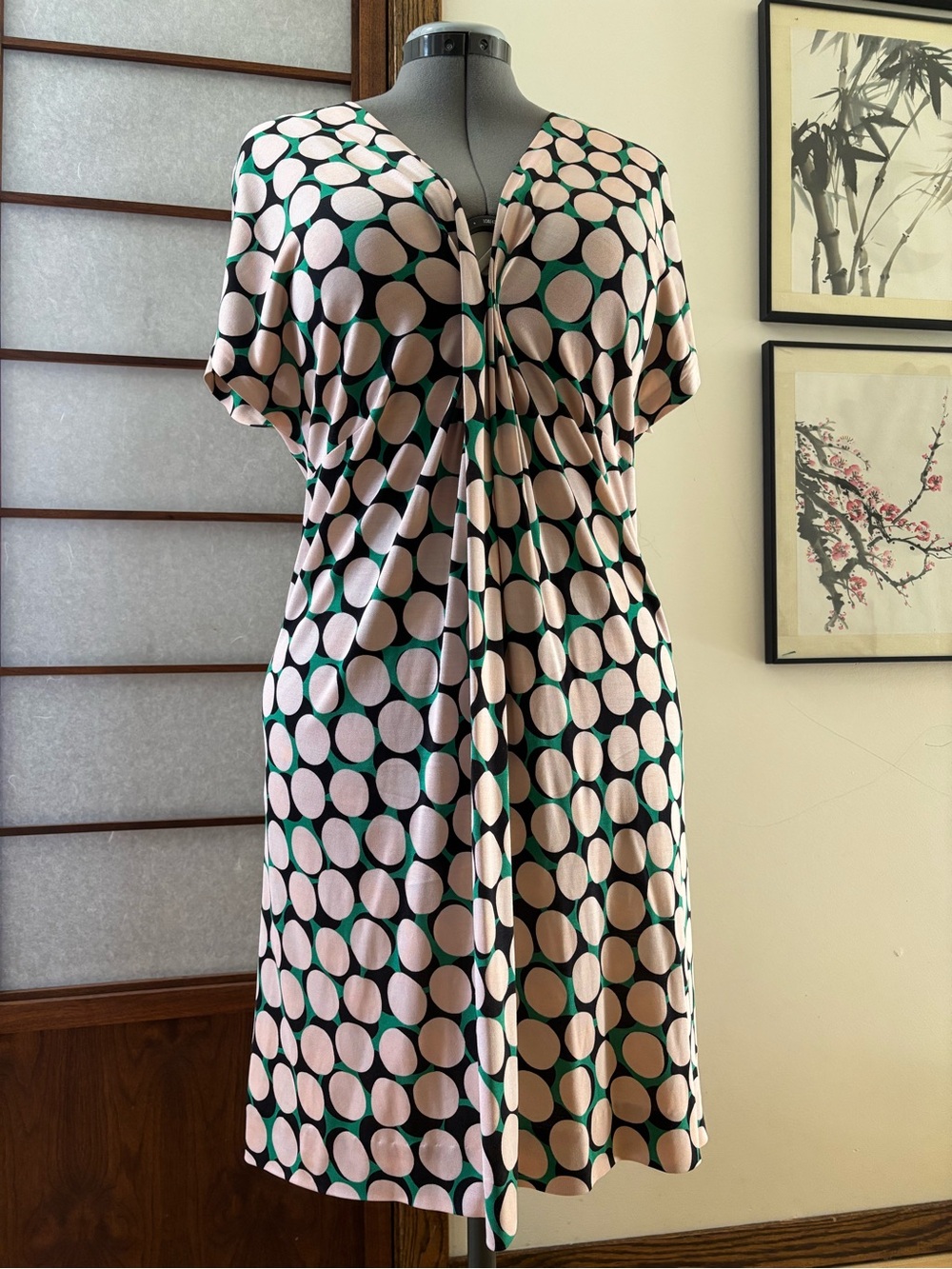 ExcellentDiane Von Furstenberg 100% Silk Pink, Green & Black Natalie Dress US 12